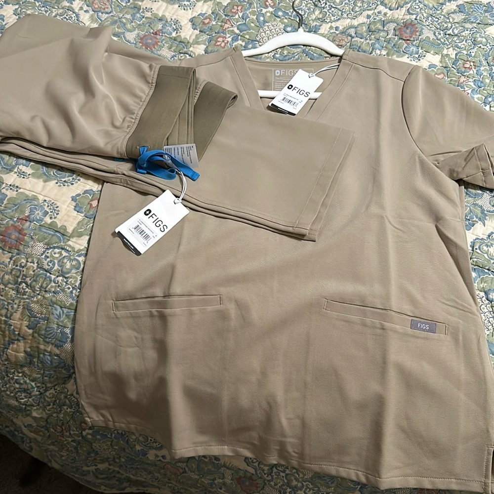 NWT figs set